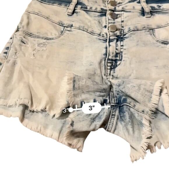 Refuge by Charlotte Russe Light Wash High Rise Raw Hem Shorts Sz 6 - Picture 8 of 8